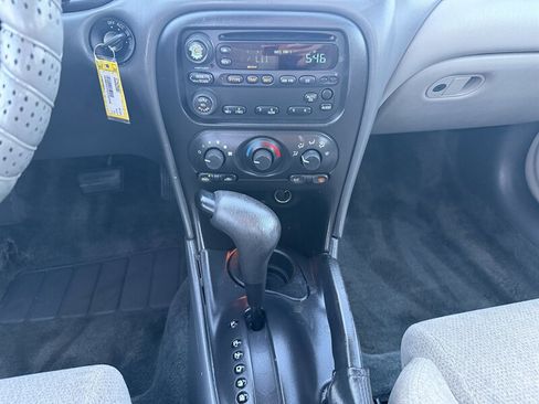 Used 2001 Oldsmobile Alero GX image 18