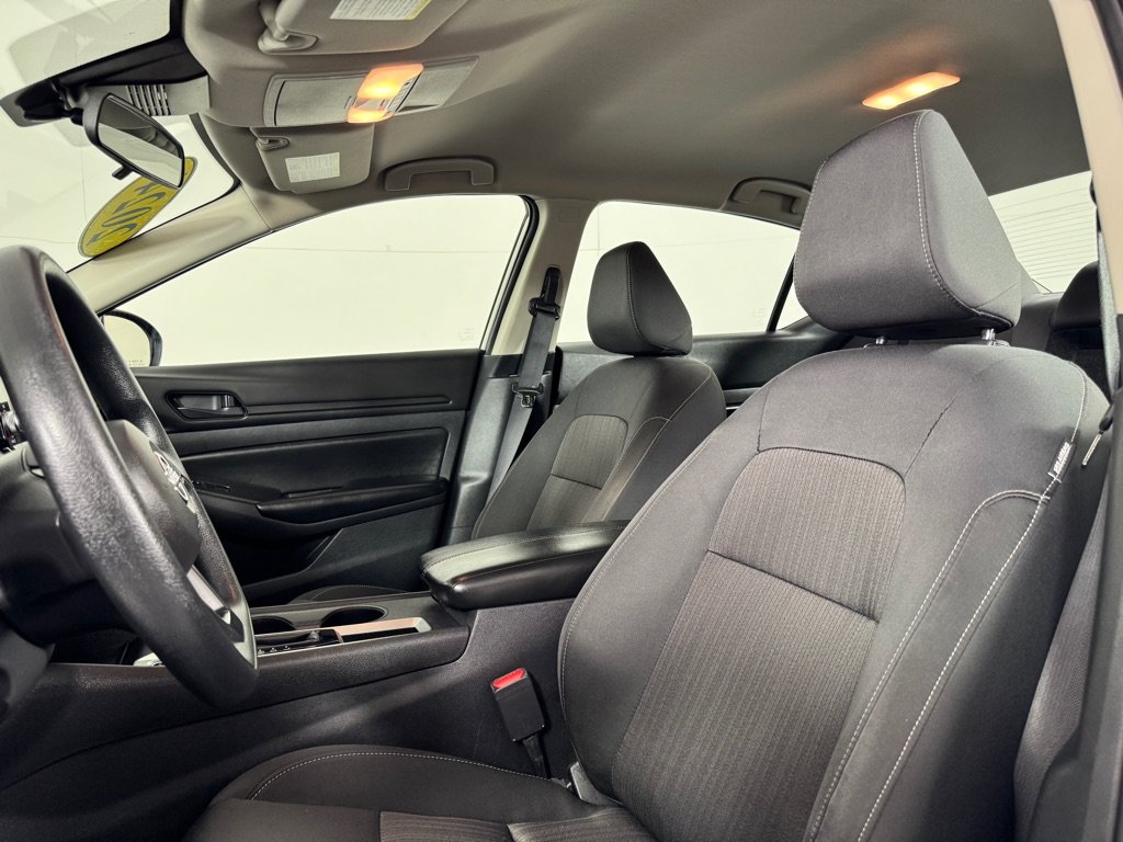 Used 2024 Nissan Altima 2.5 S FWD image 11