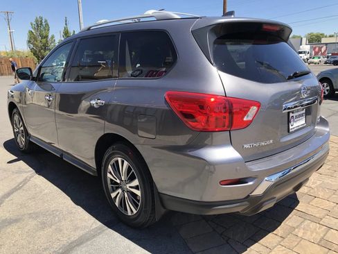 Used 2019 Nissan Pathfinder SV AWD/4WD image 4