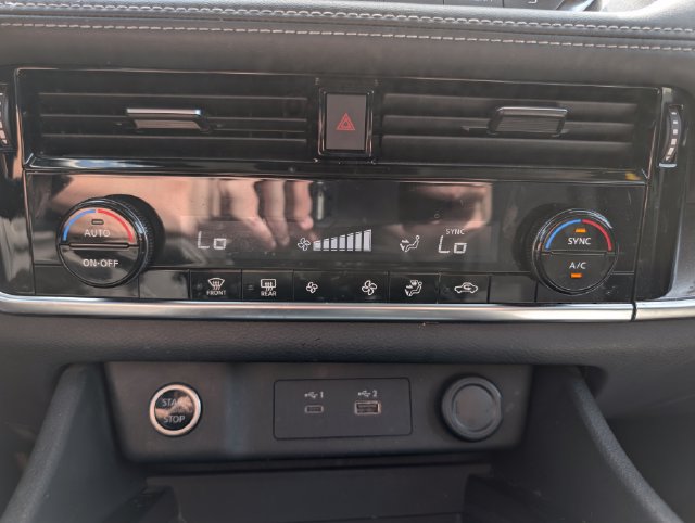 Used 2021 Nissan Rogue SV AWD/4WD image 23