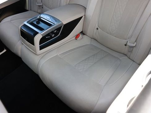 Used 2022 BMW 740i w/ Luxury Rear Seating Package RWD image 13