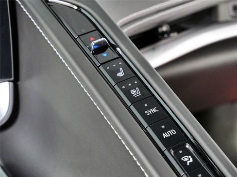 Used 2024 Chevrolet Corvette Z06 RWD image 17