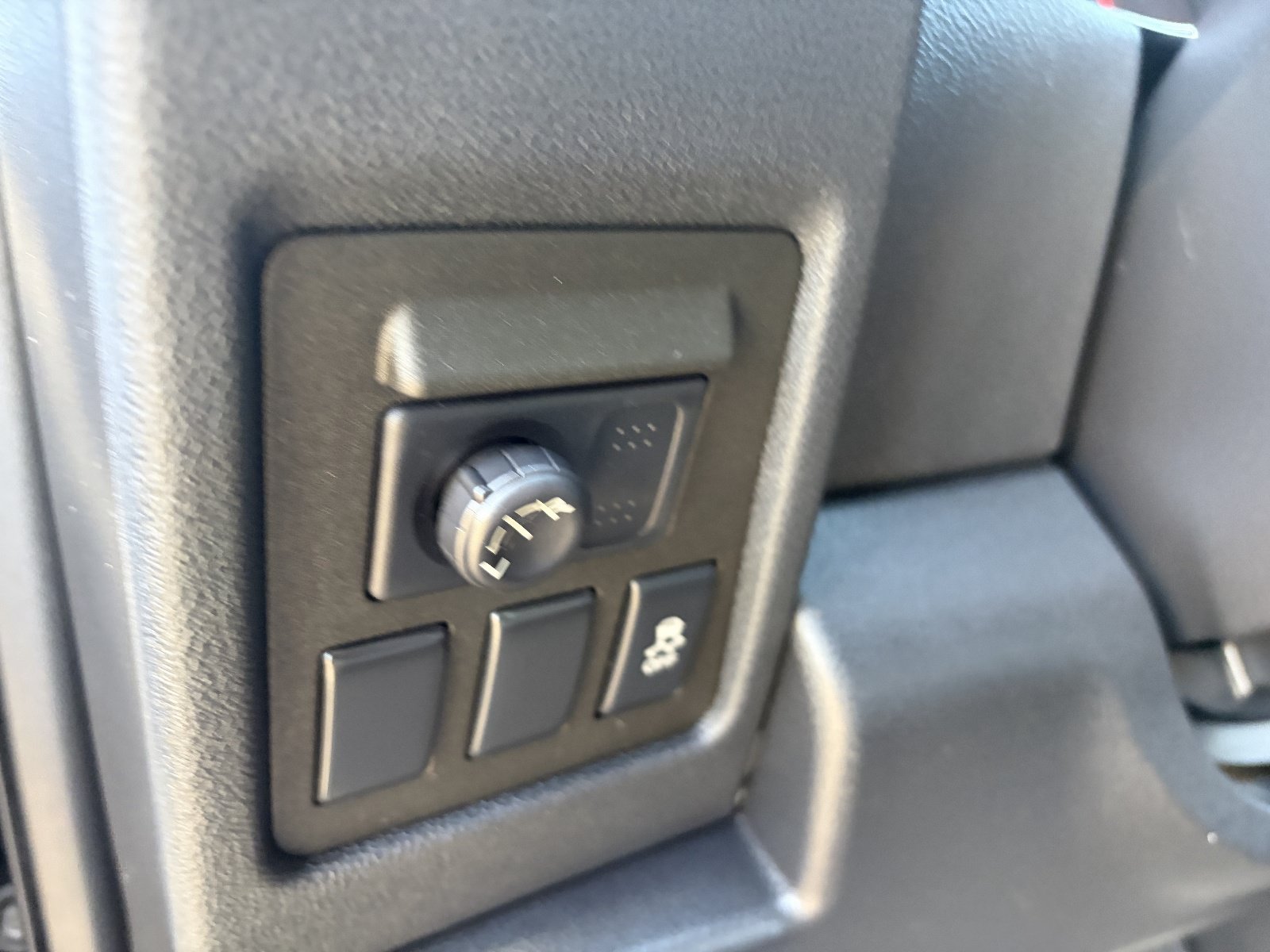 Used 2015 Nissan Rogue S w/ Convenience Package FWD image 23