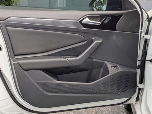 Used 2019 Volkswagen Jetta GLI image 9