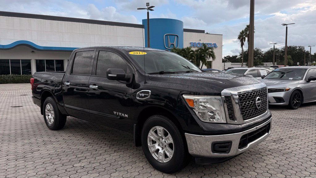 Used 2017 Nissan Titan SV RWD image 14