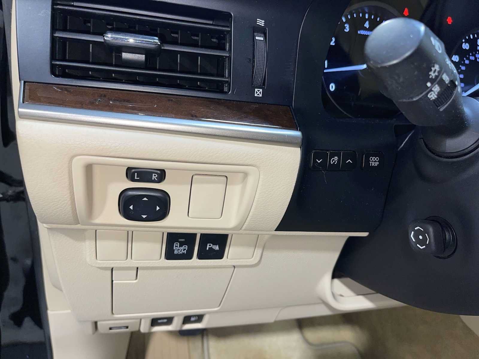 Used 2015 Lexus ES 350 w/ Luxury Package FWD image 24