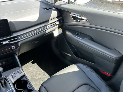 New 2026 Kia Sportage SX FWD image 12