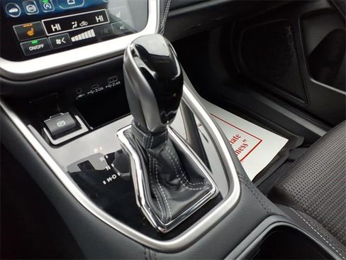 Used 2025 Subaru Outback Premium w/ Popular Package #1A image 17