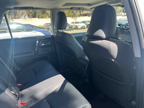 Used 2022 Toyota 4Runner TRD Off-Road Premium AWD/4WD image 6
