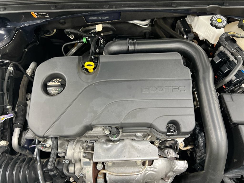 Used 2025 Chevrolet Malibu LT FWD image 24