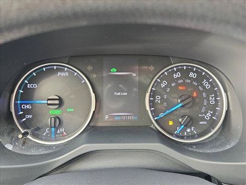 Used 2021 Toyota RAV4 XLE AWD/4WD image 10