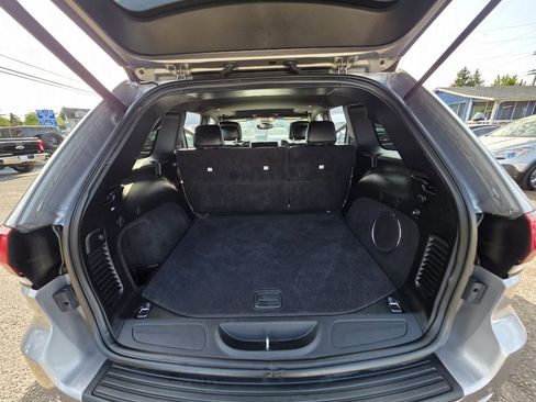 Used 2019 Jeep Grand Cherokee Altitude image 17
