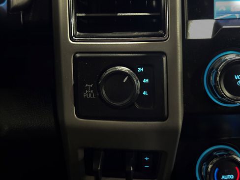 Used 2020 Ford F250 Lariat w/ Lariat Value Package image 28