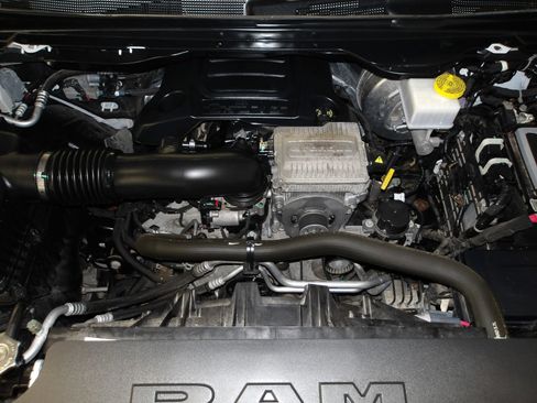Used 2023 RAM 1500 Laramie AWD/4WD image 20