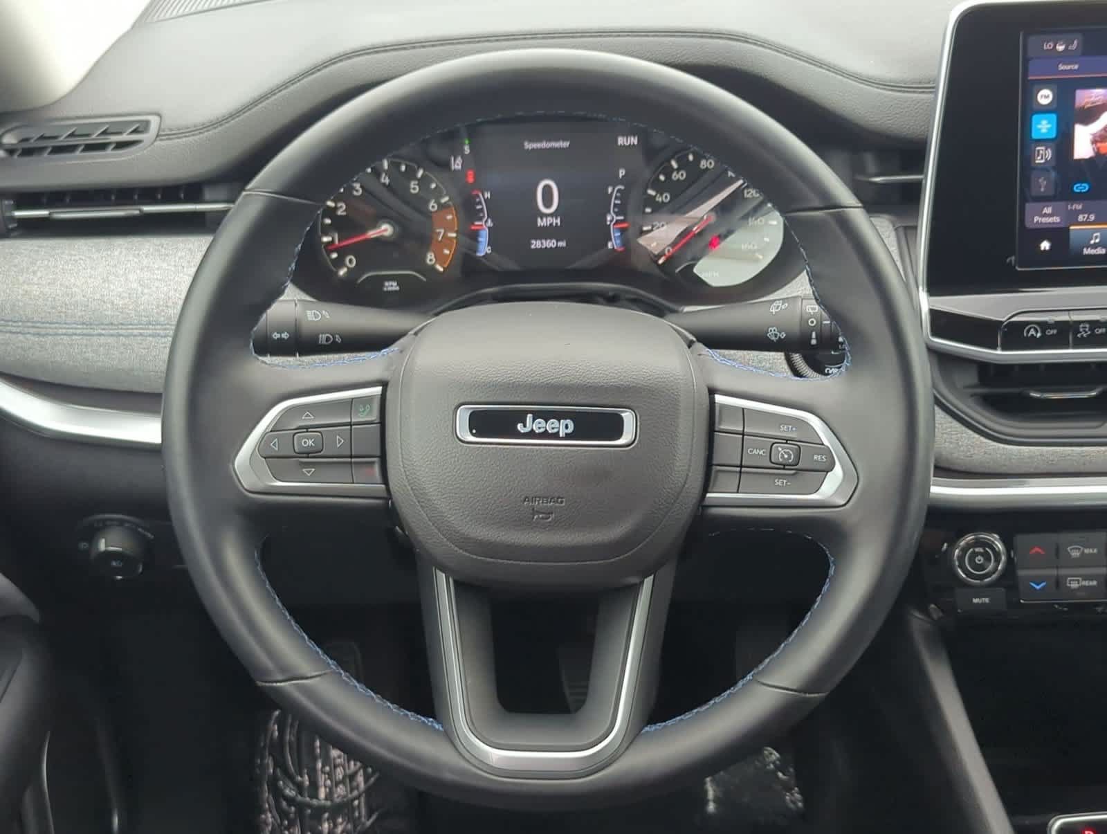 Used 2022 Jeep Compass Latitude w/ Convenience Group AWD/4WD image 21