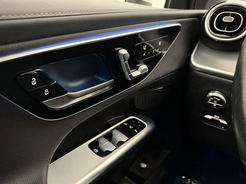 Used 2024 Mercedes-Benz GLC 300 4MATIC image 15