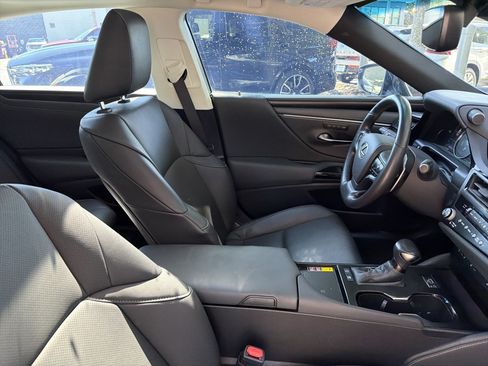 Certified 2025 Lexus ES 300h w/ Premium Package FWD image 40