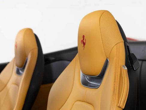 Used 2020 Ferrari Portofino image 45