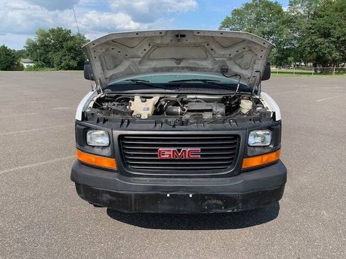 Used 2014 GMC Savana 1500 RWD image 2