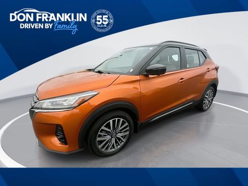 Used 2023 Nissan Kicks SR w/ SR Premium Package FWD image 1