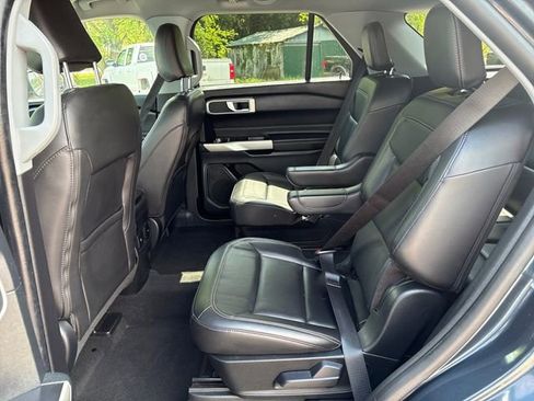 Used 2022 Ford Explorer XLT AWD/4WD image 23