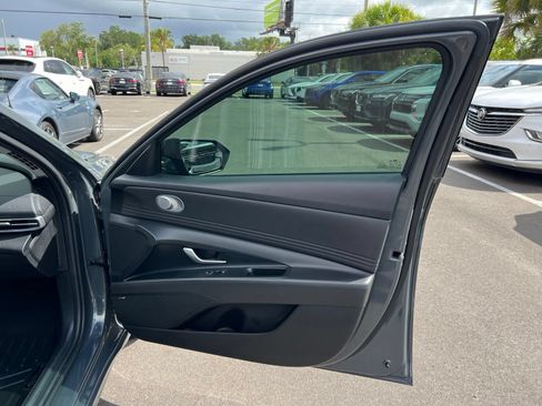 Used 2023 Hyundai Elantra Limited FWD image 52