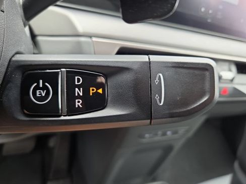 Used 2024 Kia EV9 Light Long Range RWD image 21