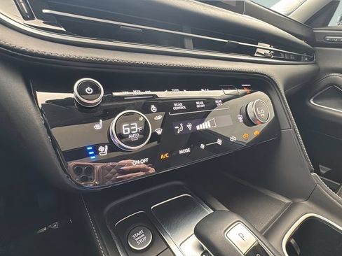Used 2023 INFINITI QX60 Sensory AWD/4WD image 26