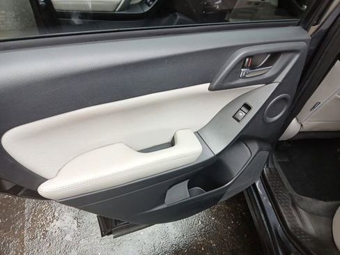 Used 2016 Subaru Forester 2.5i Limited image 19