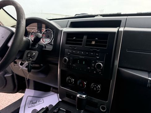 Used 2010 Jeep Liberty Sport image 21