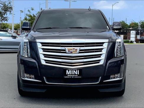Used 2015 Cadillac Escalade ESV Platinum RWD image 3