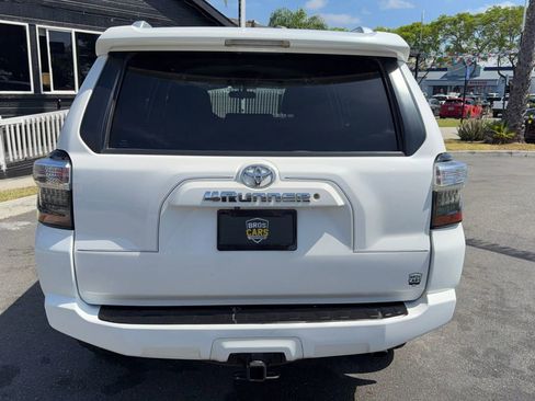Used 2015 Toyota 4Runner SR5 image 9