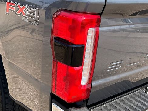 Used 2024 Ford F250 Lariat w/ Lariat Ultimate Package AWD/4WD image 28