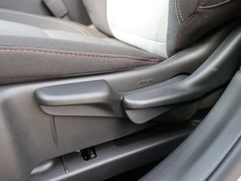 New 2026 Chevrolet Trax RS w/ Sunroof Package FWD image 12