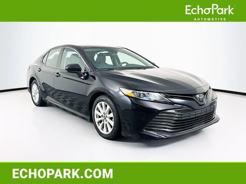 Used 2019 Toyota Camry LE FWD image 1