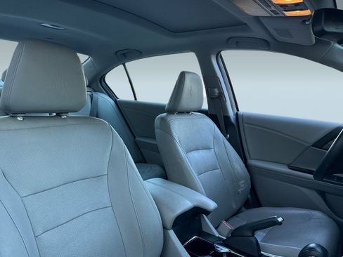 Certified 2017 Honda Accord Touring image 30