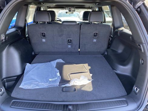 New 2026 Jeep Grand Cherokee Altitude image 5