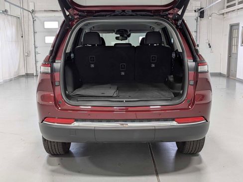 Used 2022 Jeep Grand Cherokee Limited image 37