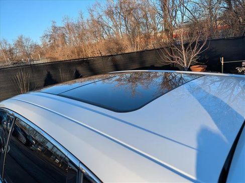 Certified 2023 Lincoln Nautilus Reserve image 24