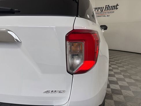Used 2024 Ford Explorer Limited image 38