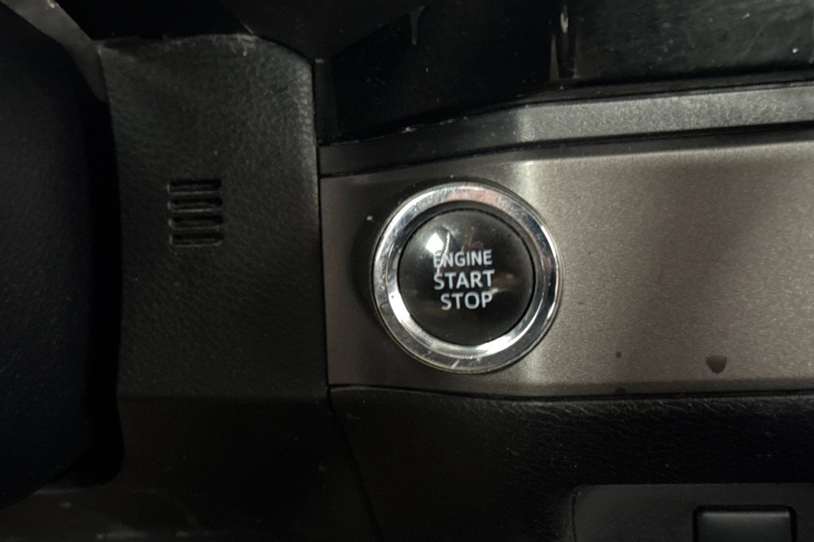 Used 2017 Toyota Tacoma SR5 RWD image 17