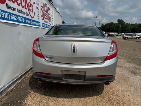Used 2013 Lincoln MKS FWD image 4