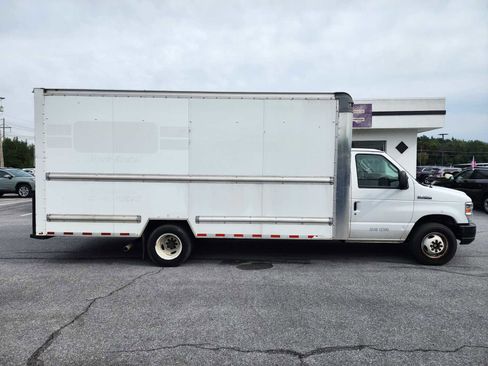 Used 2018 Ford E-350 and Econoline 350 Super Duty image 9