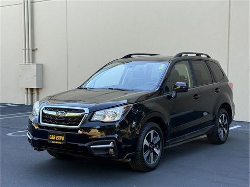 Used 2017 Subaru Forester 2.5i Premium AWD/4WD image 3
