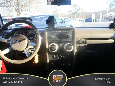 Used 2008 Jeep Wrangler Unlimited Sahara w/ Dual Top Group AWD/4WD image 8