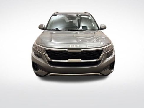 Certified 2023 Kia Seltos S image 2