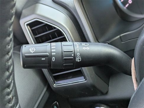 Used 2021 Ford Expedition XLT image 32