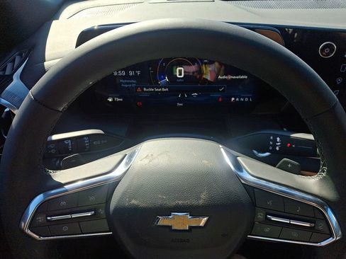 New 2027 Chevrolet Equinox LT w/ Convenience Package II FWD image 9