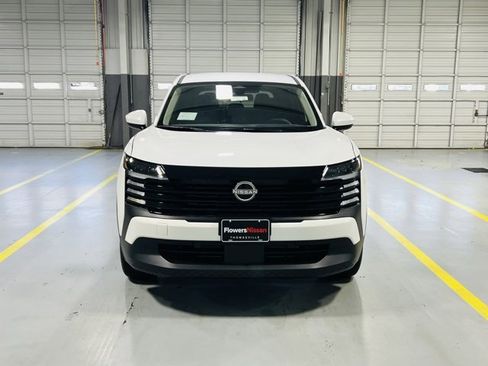 New 2025 Nissan Kicks SV image 11