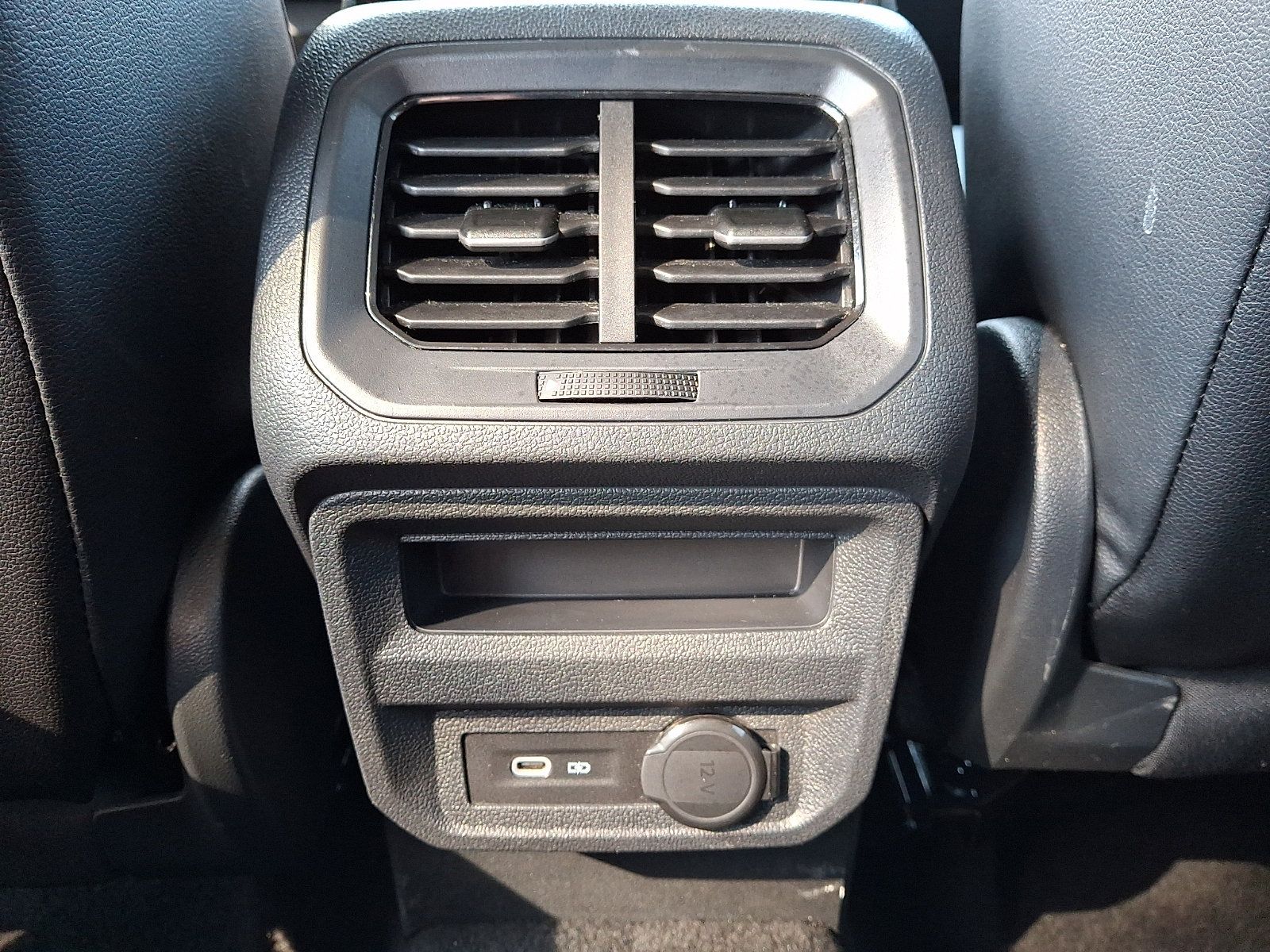 Used 2024 Volkswagen Tiguan Wolfsburg Edition FWD image 11